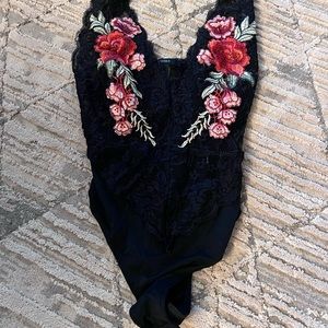 BLACK FOREVER 21 size small body suit with roses!